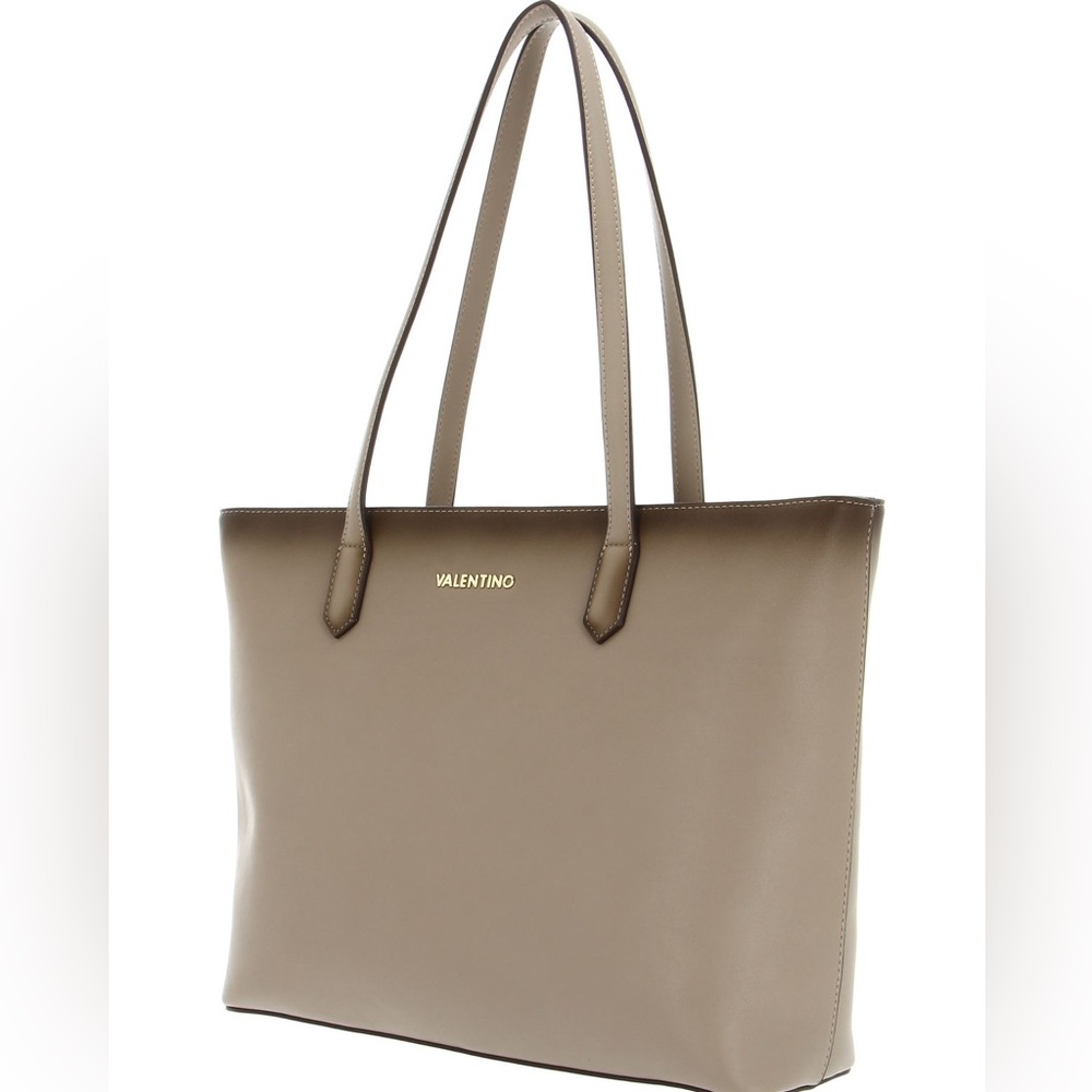VALENTINO shopper bag with spacious main compartment (NWT)
New with tag!